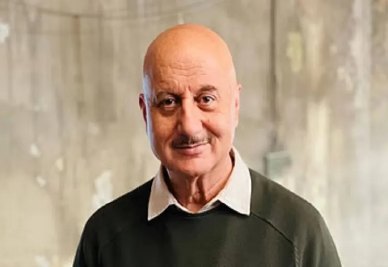 फिल्म सारांश ने पूरे किए 40 साल, अनुपम खेर बोले- अभी भी कमाल कर रही है