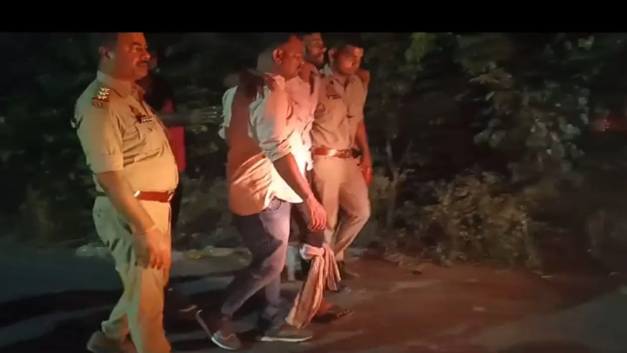  पुलिस मुठभेड़: आपॅरेशन लंगड़ा के तहत पुलिस ने लुटेरे के पैर पर मारी गोली