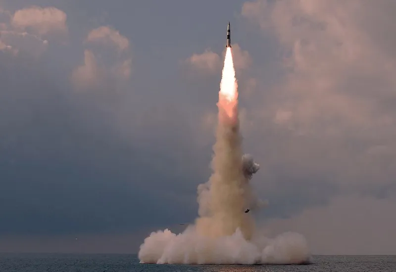 उत्तर कोरिया ने जापान सागर की ओर दागीं कई बैलिस्टिक मिसाइलें, घबराए दक्षिण कोरिया का दावा