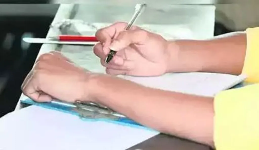 Questions raised by paper leak: यूपीएससी की तर्ज पर दो चरण में हो नीट, अलग एजेंसी कराए परीक्षा