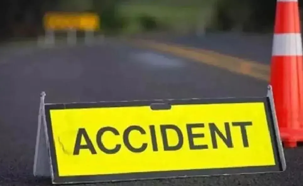 Bareilly News: दो बाइकों की भिड़ंत में एक की मौत, दो घायल 