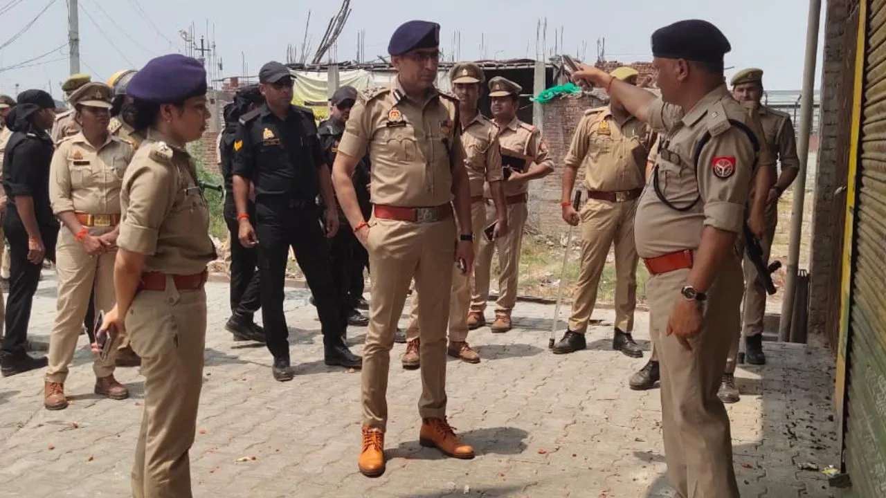 Kanpur Dehat Crime: रनियां में पथराव व फायरिंग में 34 नामजद व 60 अज्ञात पर केस दर्ज...डीआईजी ने घटनास्थल का किया निरीक्षण