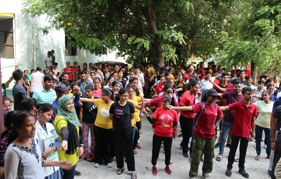 Bareilly News: नर्सिंग कॉलेज में स्पेक्ट्रा का आरंभ, हुईं प्रतियोगिताएं