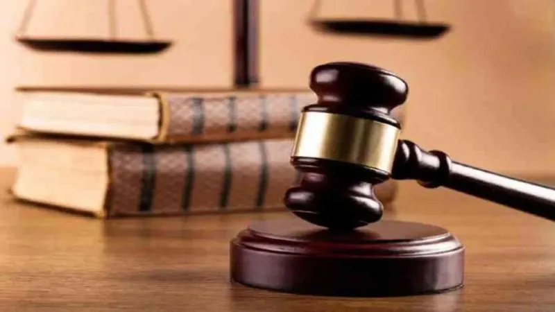 Etawah: पति की हत्या में पत्नी व प्रेमी को मिला आजीवन कारावास; कोर्ट ने लगाया तीस-तीस हजार रुपये का जुर्माना