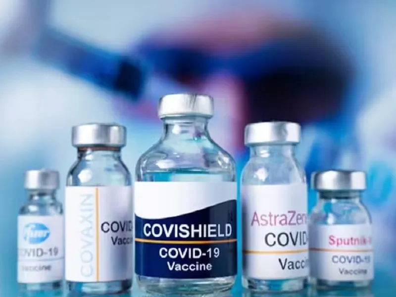 कोविशील्ड वैक्सीन : चिकित्सकों ने कहा- व्यर्थ की चिंता न करें, कम ही होते हैं वैक्सीन रिएक्शन के मामले