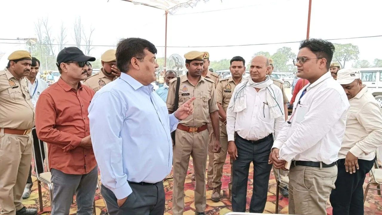 कौशांबी लोकसभा : कुंडा व बाबागंज में 719 बूथों पर वोटिंग कल, 62 कार्मिकों के विरुद्ध एफआईआर दर्ज