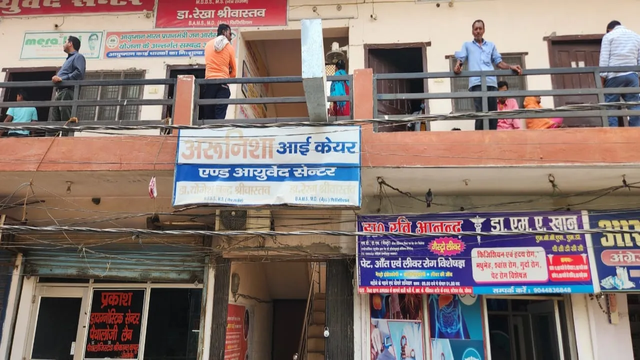 गोंडा : क्लीनिक से महिला सफाईकर्मी के प्रेमी ने किया हाथ साफ, सीसीटीवी में घटना कैद