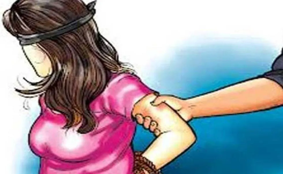 लखीमपुर-खीरी: शोहदे ने छात्रा से की छेड़छाड़, लोगों ने आरोपी की पिटाई कर पुलिस को सौंपा 