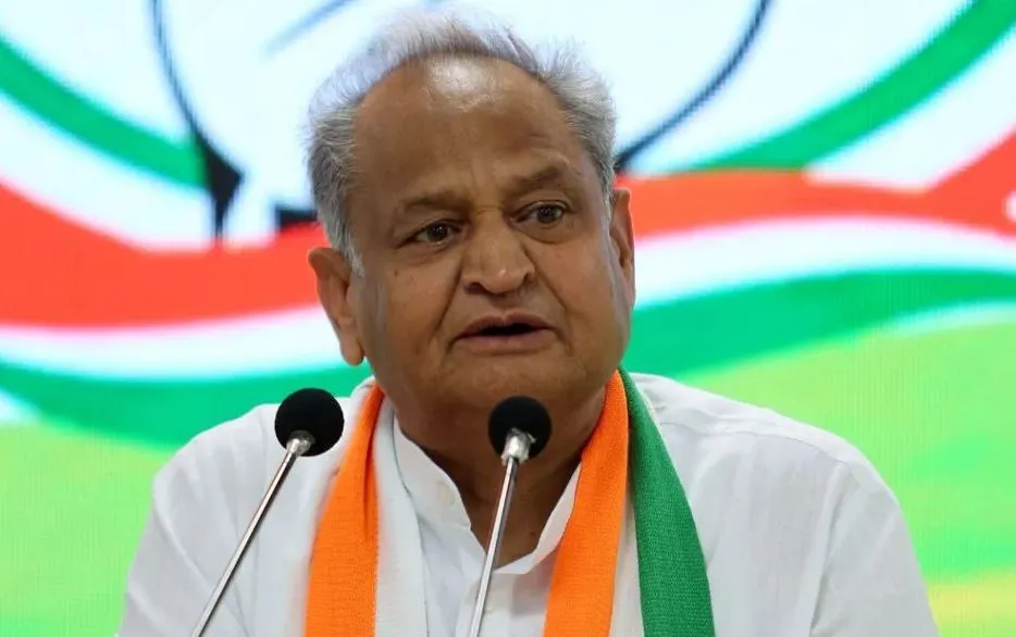 खड़गे के सहयोगी दलों को पत्र पर चुनाव आयोग की प्रतिक्रिया अनुचित: गहलोत 