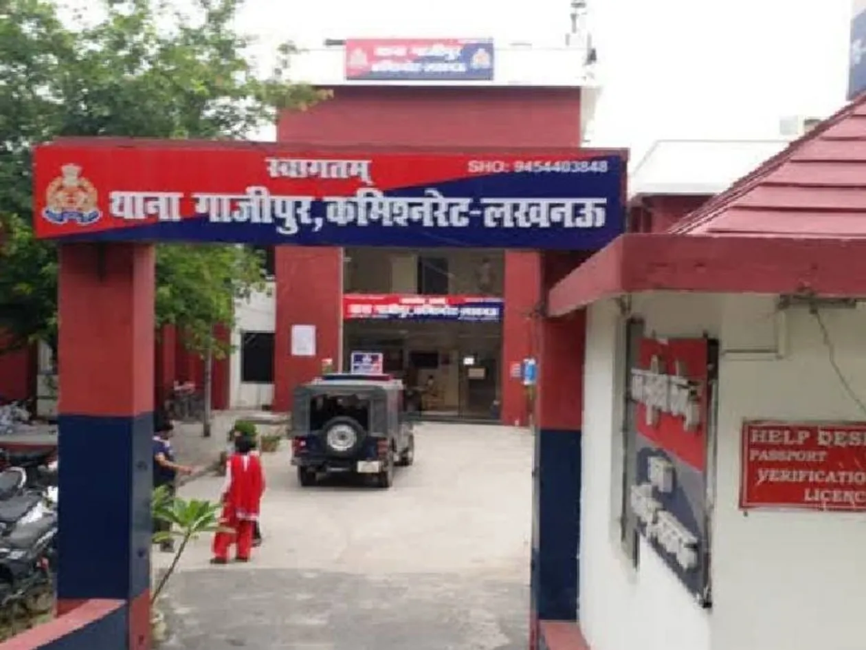 महिला निदेशक ने लगाया डॉक्टर पर मारपीट का आरोप