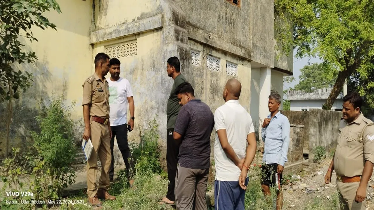 गोंडा छत के रास्ते घर में घुसे चोरों ने उड़ाए 10 हजार की नकदी समेत लाखों के जेवर (1)