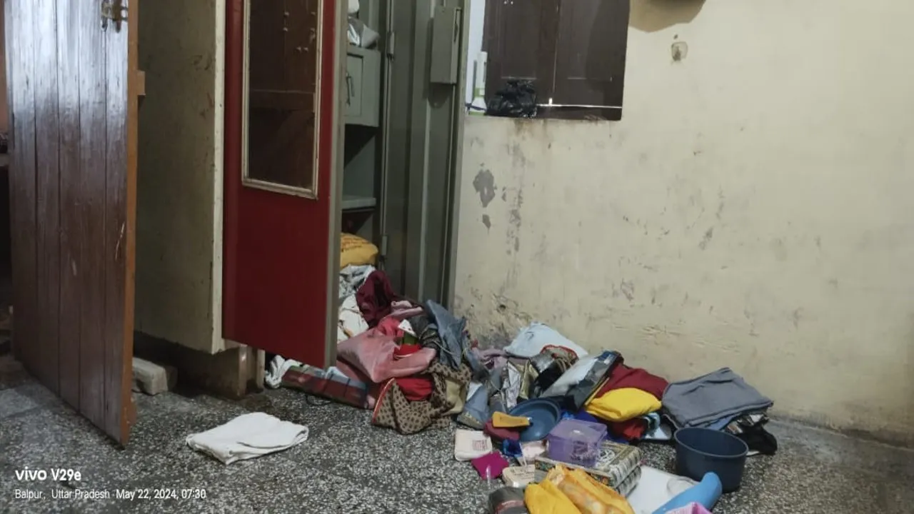 गोंडा छत के रास्ते घर में घुसे चोरों ने उड़ाए 10 हजार की नकदी समेत लाखों के जेवर (3)