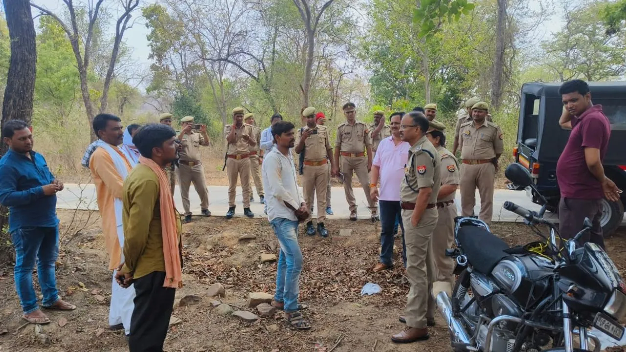 Chitrakoot News: बदमाशों ने व्यापारियों की आंखों में झोंका मिर्च...मारपीट कर लाखों रुपयों से भरा बैग लूटकर हो गए फरार