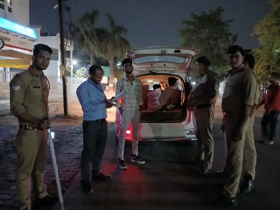 एफएसटी टीम ने पकड़ी 76 हजार नकदी, सीज