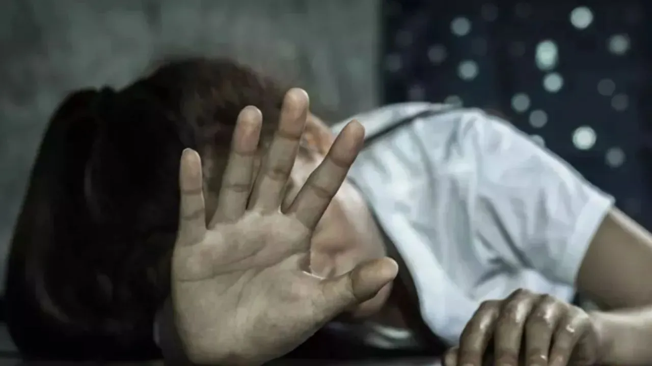 Kanpur: छेड़छाड़ से आहत युवती ने किया आत्मदाह का प्रयास, दो सगे भाइयों समेत अज्ञात युवकों पर रिपोर्ट दर्ज