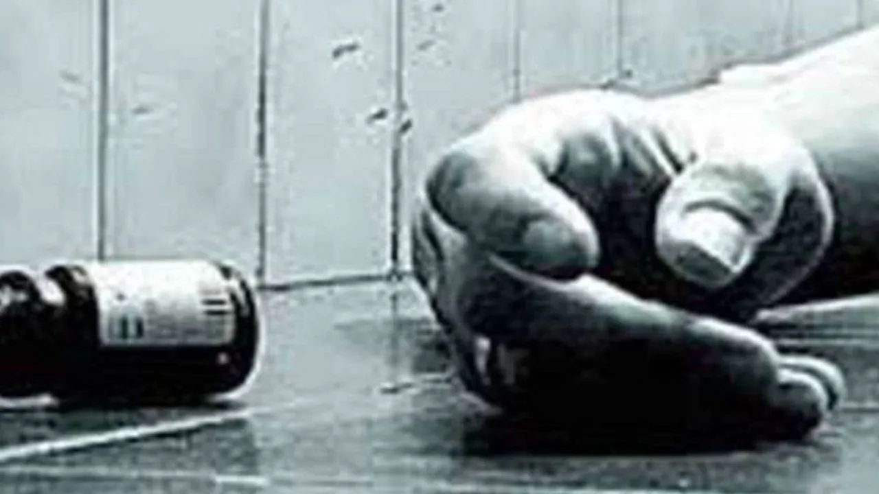 Farrukhabad: संदिग्ध परिस्थितियों में युवक ने खाया जहर; हालत गंभीर, लोहिया अस्पताल में भर्ती