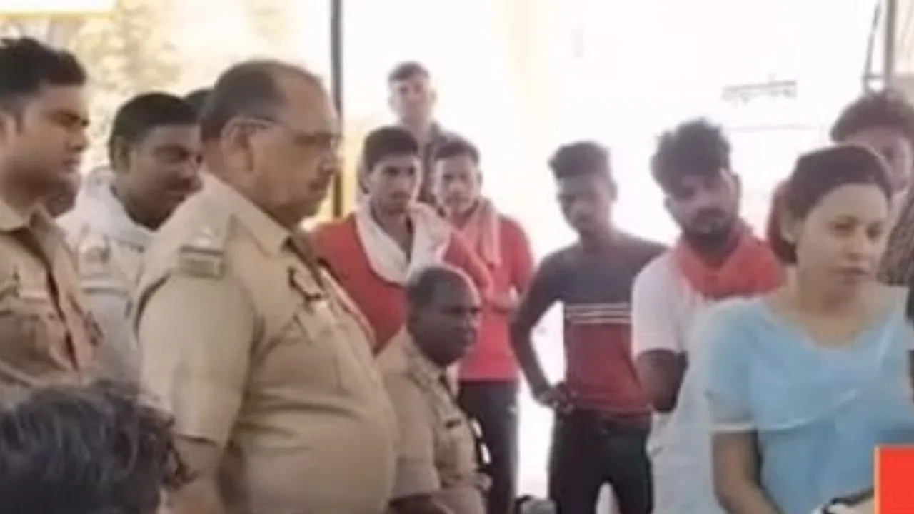 Jalaun News: मौरंग खदान में दबकर श्रमिक की मौत, पुलिस ने शव पोस्टमार्टम को भेजा