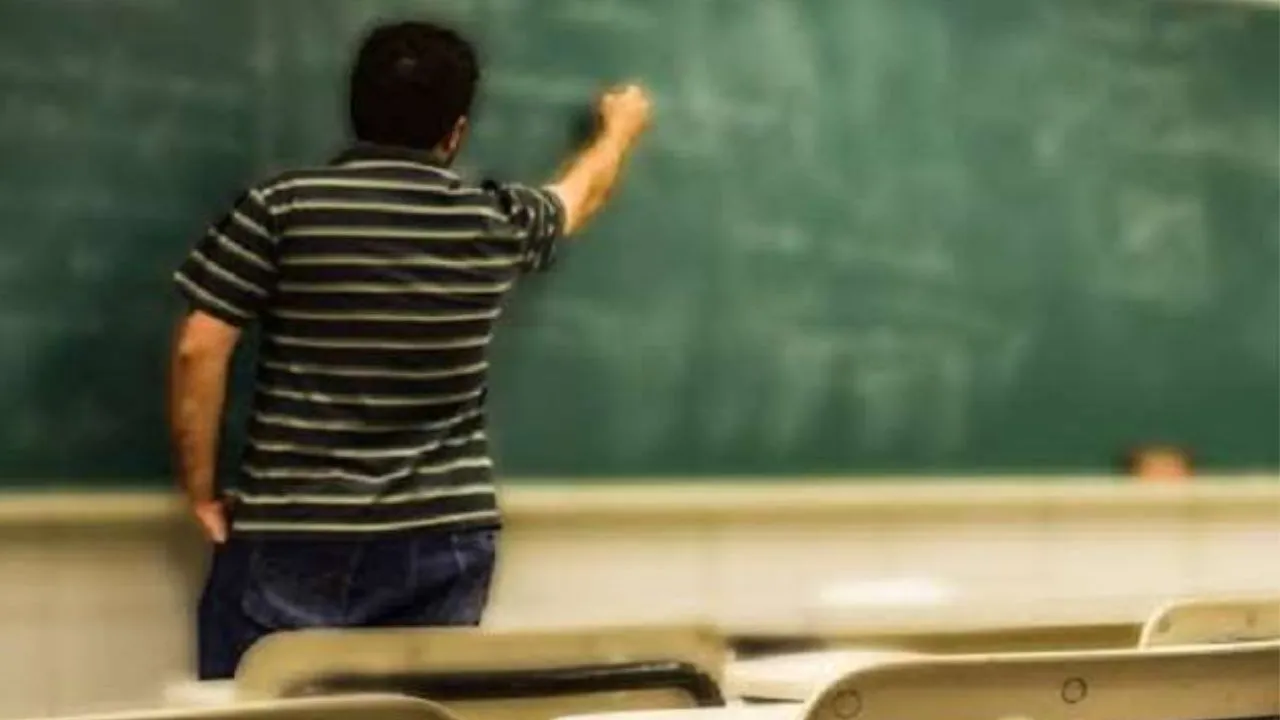 Kanpur: फर्जी शिक्षक भर्ती घोटाले में इन दो स्कूलों ने नहीं भेजी रिपोर्ट...शिक्षा विभाग दोबारा भेजेगा नोटिस