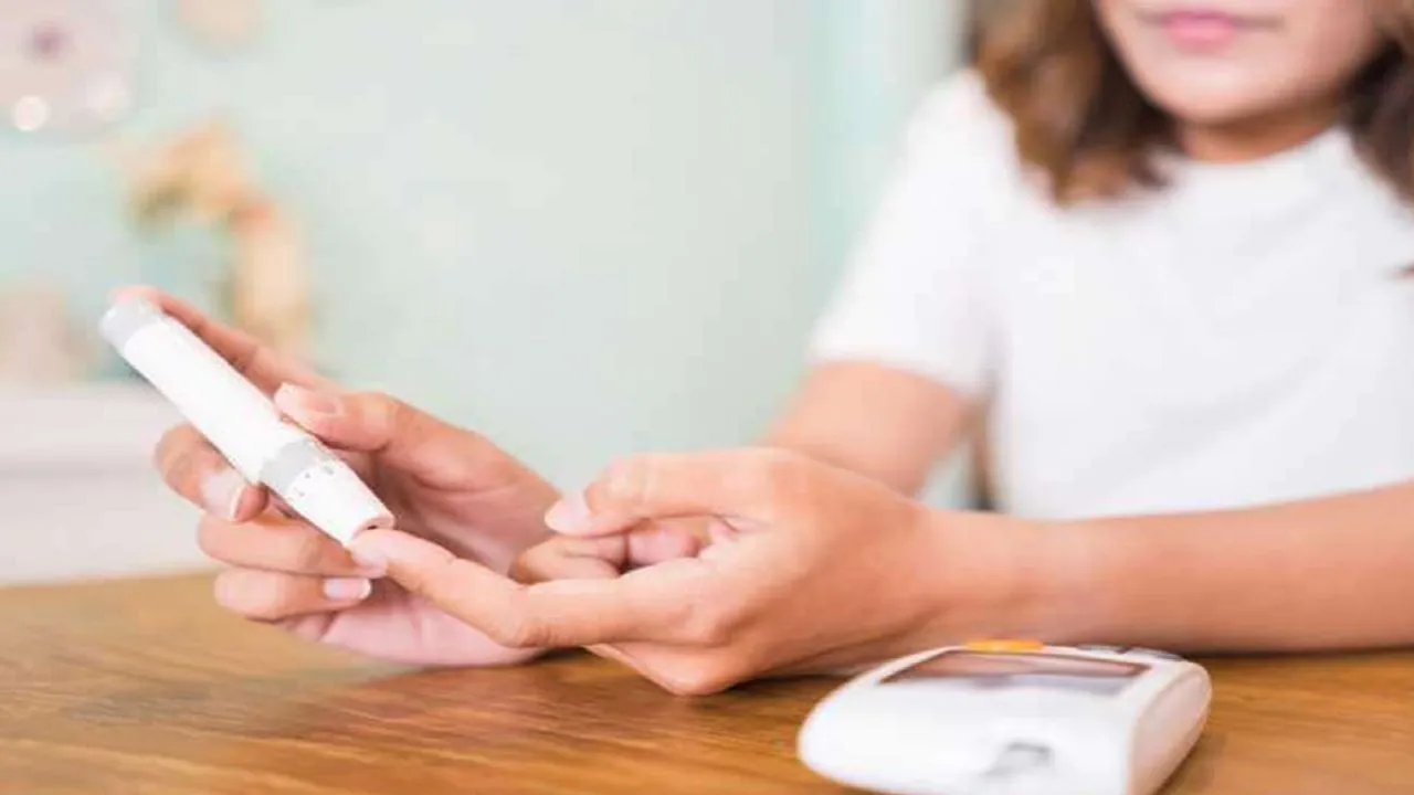 बगैर खून निकाले हो सकेगी मधुमेह की जांच; IIT Kanpur ने बनाई डिवाइस, पसीने की बूंद के संपर्क से मिलेगी जानकारी