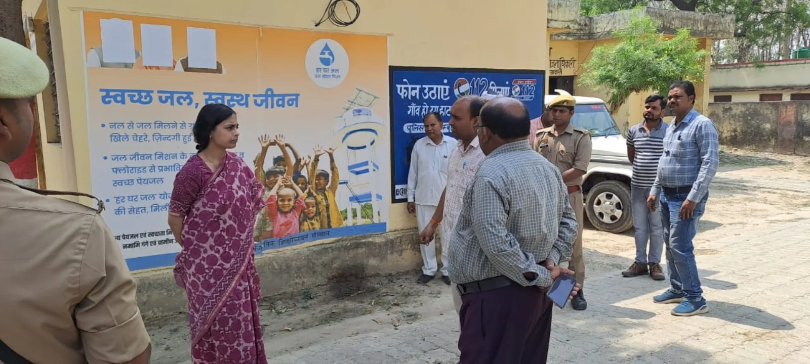 औचक निरीक्षण : नदारद कर्मचारियों का एक दिन का वेतन काटने का निर्देश 
