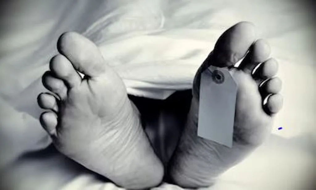 लखीमपुर-खीरी: परिजनों ने शव का रोका अंतिम संस्कार, मचा हड़कंप 