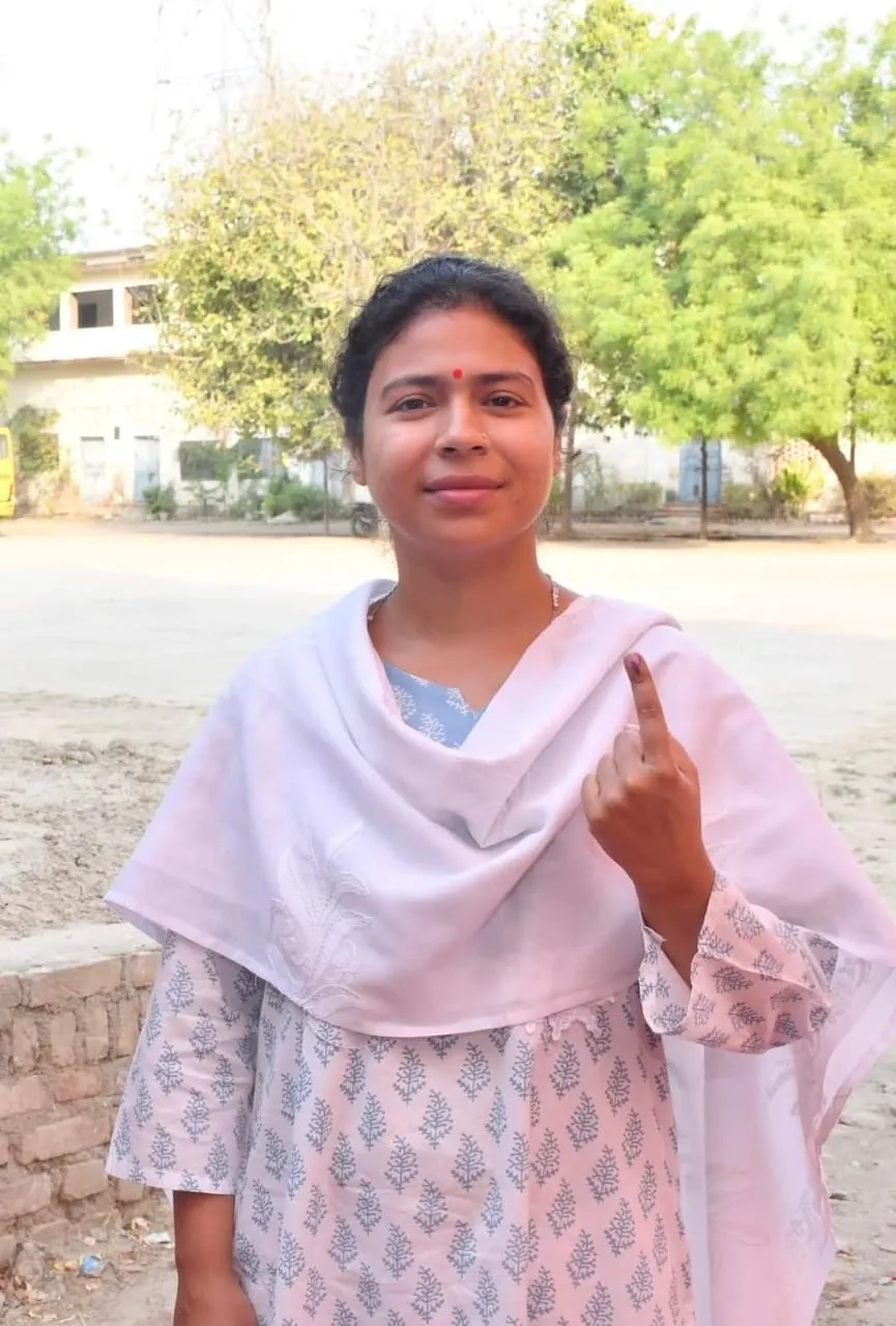 दुर्गा शक्ति नागपाल बांदा डीएम