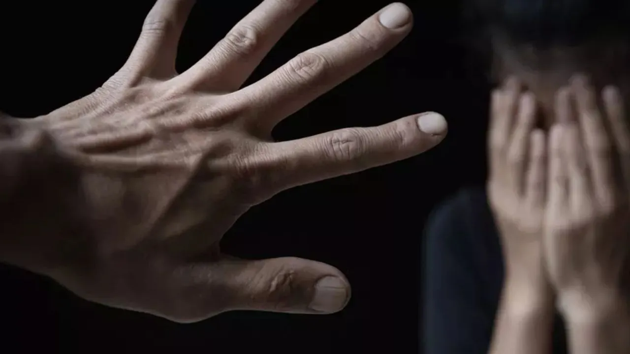 हल्द्वानी: सामने आई डॉक्टर महेश शर्मा की काली करतूत, अपने ही चैम्बर में दुष्कर्म की कोशिश