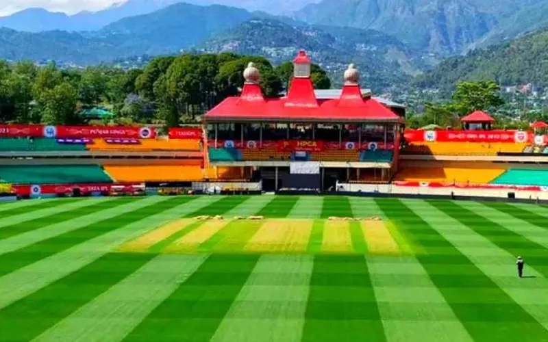 धर्मशाला स्टेडियम में भारत की पहली 'हाइब्रिड पिच' का किया गया अनावरण  