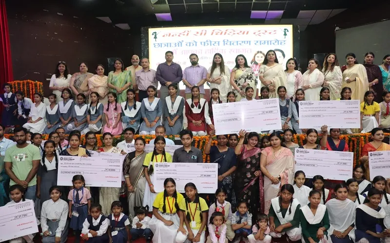 मुरादाबाद : नन्ही सी चिड़िया ट्रस्ट ने उठाया जरूरतमंद बच्चों की पढ़ाई का खर्चा, डीएम-एसएसपी ने की सराहना 