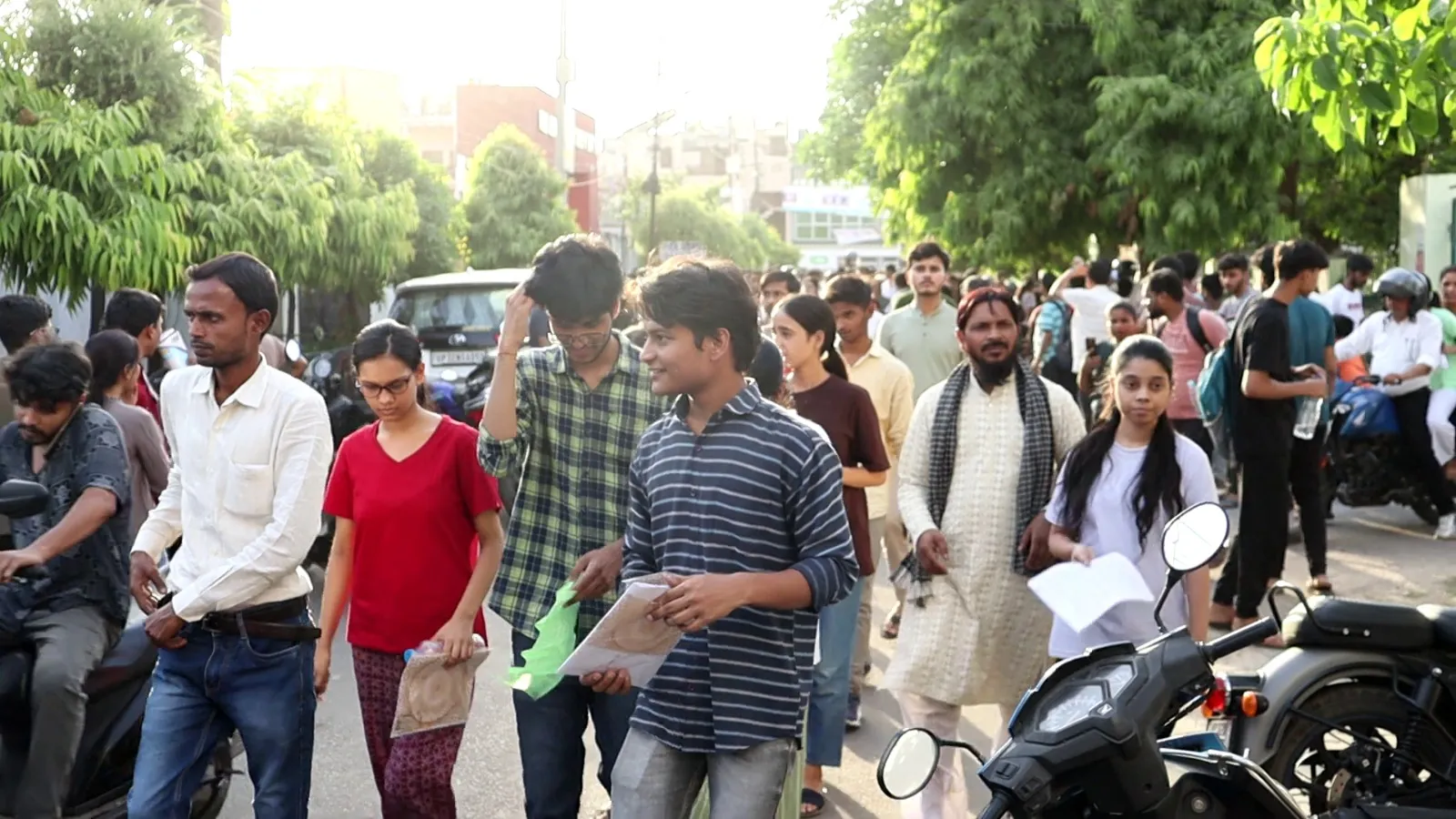 NEET UG 2024: नीट परीक्षा में फिजिक्स ने बढ़ाई परेशानी, बॉयोलॉजी ने दी राहत