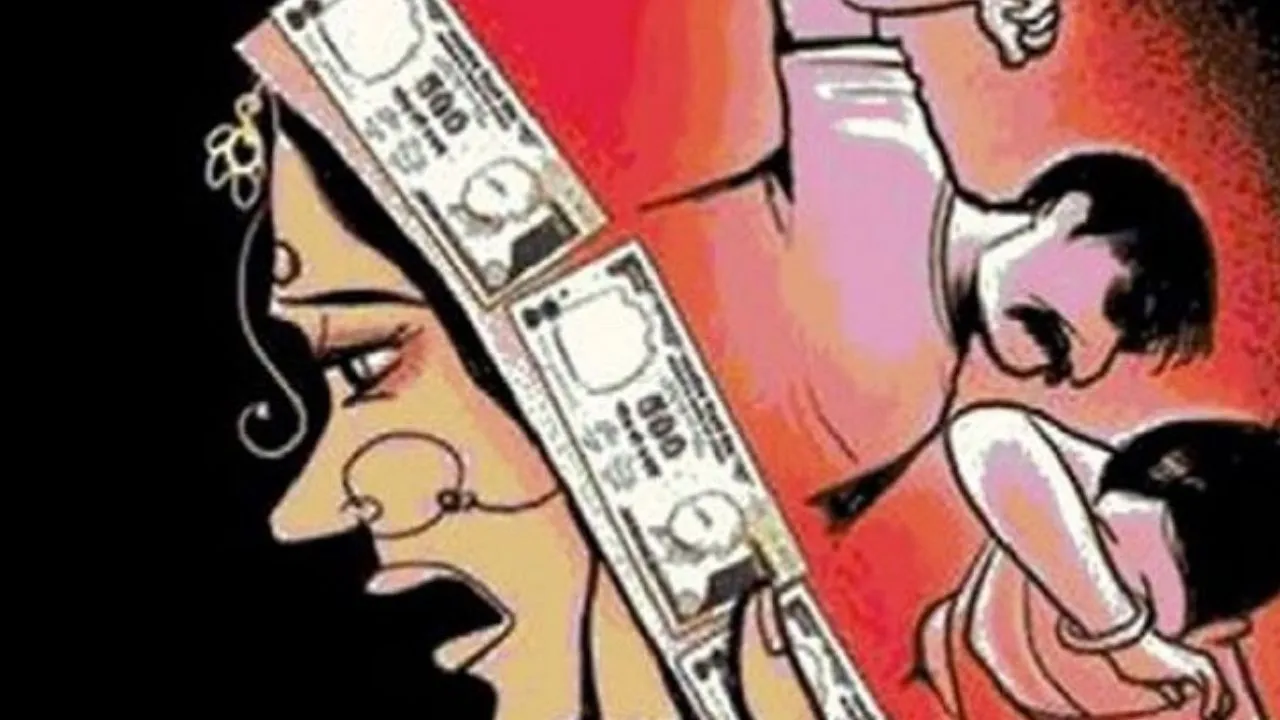 Kannauj: पति की मौत के बाद देवर से करा दी शादी...अब ससुरालीजनों ने तीन बच्चों के साथ निकाला बाहर, दर-दर भटक रही महिला