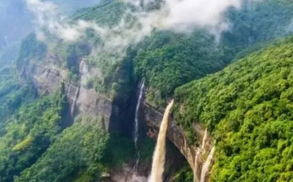 चिलचिलाती गर्मी में करना चाहते हैं नार्थ ईस्ट के खूबसूरत ठिकानों की सैर, IRCTC लेकर आया खास टूर पैकेज...यहां जानें पूरी डिटेल 