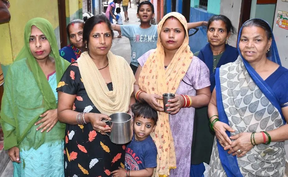 Bareilly News: ओवरहैड टैंकों की सफाई नहीं होने से दूषित पानी पी रहे लोग, शिकायत करने पर भी समस्या नहीं की जा रही दूर 