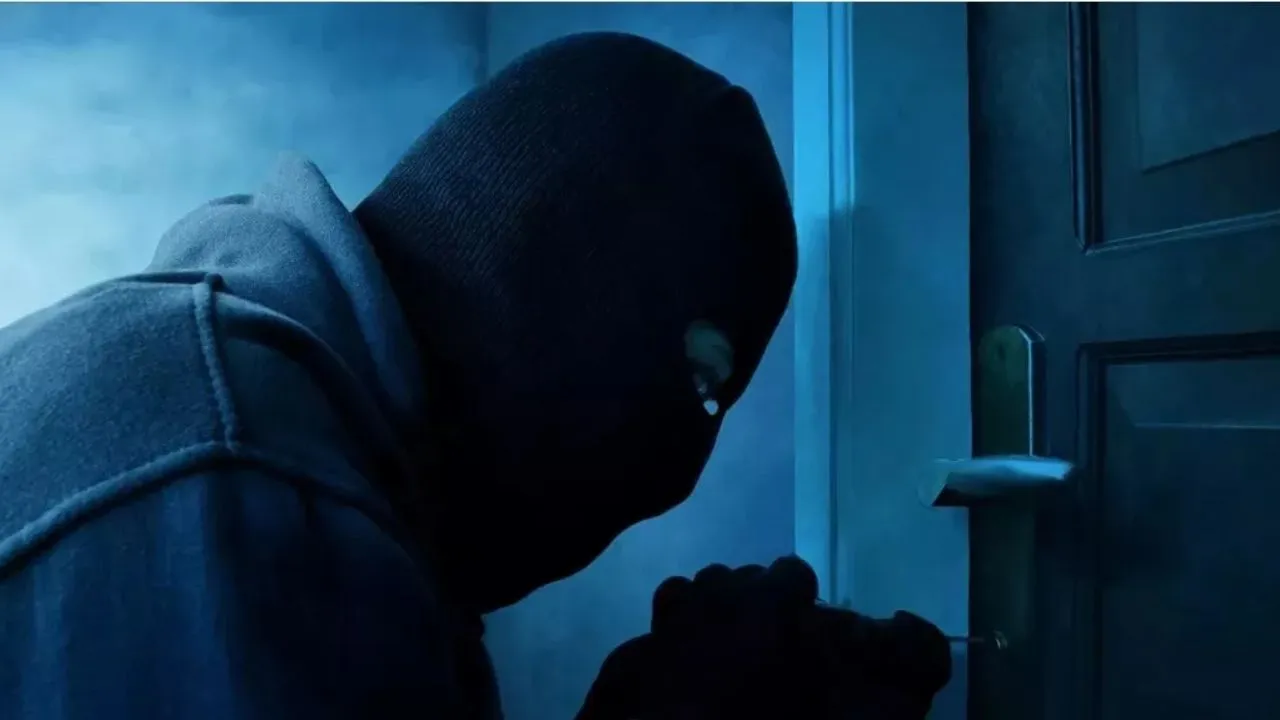 Fatehpur Theft: नकब लगाकर चोरों ने किसान के घर को बनाया निशाना; इतने लाख के नगदी व जेवरात चोरी