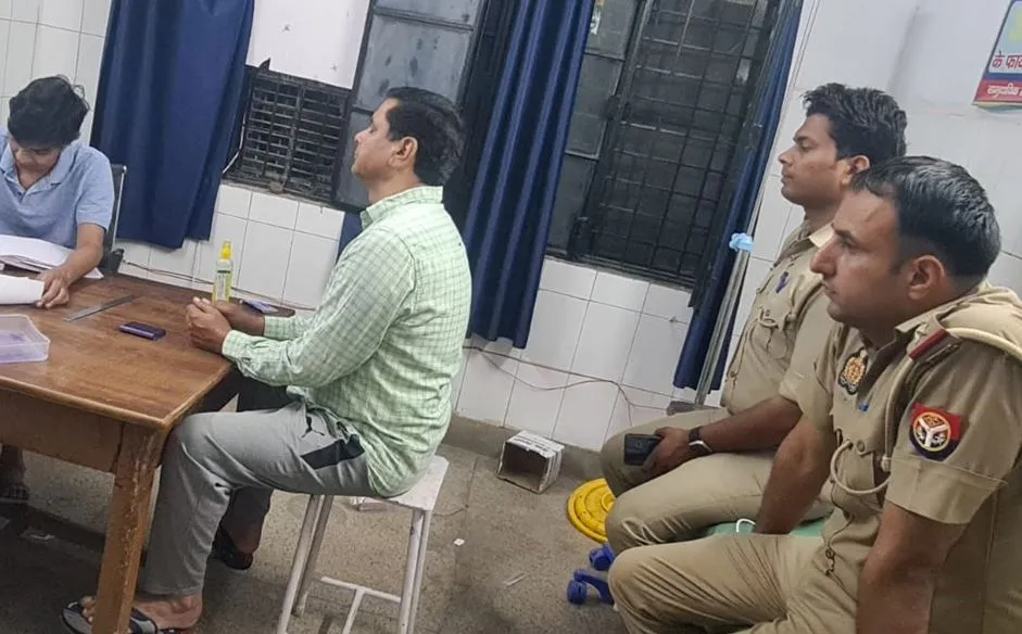 संभल: दबिश देने गए चौकी इंचार्ज और पुलिस टीम से मारपीट, चार महिलाओं समेत 12 लोगों के खिलाफ रिपोर्ट दर्ज 