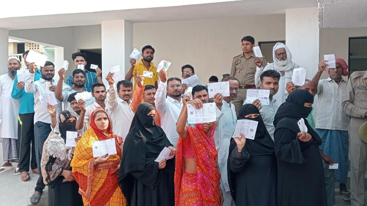  प्रतापगढ़ लोकसभा : 51.81 प्रतिशत मतदाताओं ने डाले वोट, 26 प्रत्याशियों की भाग्य ईवीएम में कैद