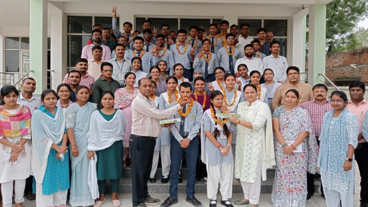 प्रतापगढ़ : सीबीएसई : 10वीं में संस्कार ग्लोबल की शुभी,12 वीं मोहन जिला टॉपर