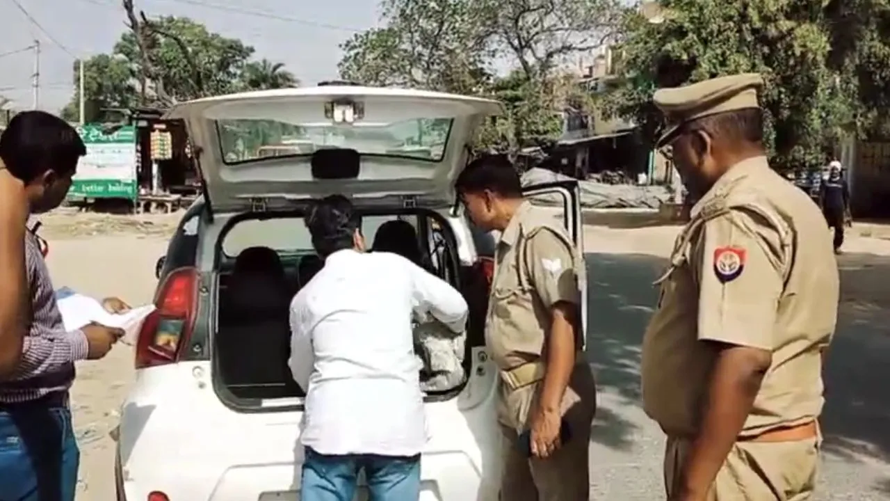 Lok Sabha Election 2024: फतेहपुर में चुनाव को लेकर सेक्टर मजिस्ट्रेट के नेतृत्व में चलाया चेकिंग अभियान...चार पहिया वाहनों की ली तलाशी