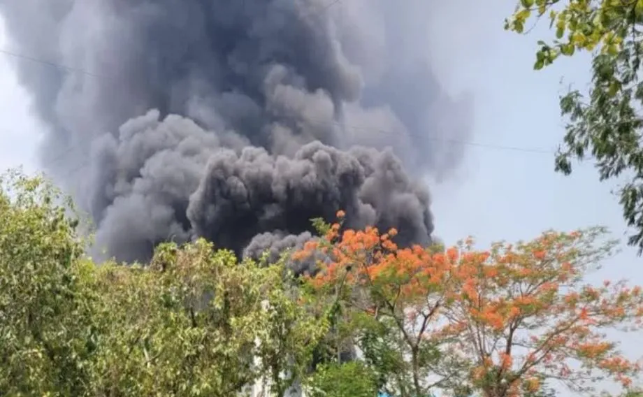 मुंबई: केमिकल फैक्ट्री में भीषण विस्फोट के बाद लगी आग, अब तक आठ लोगों की मौत...60 से ज्यादा घायल