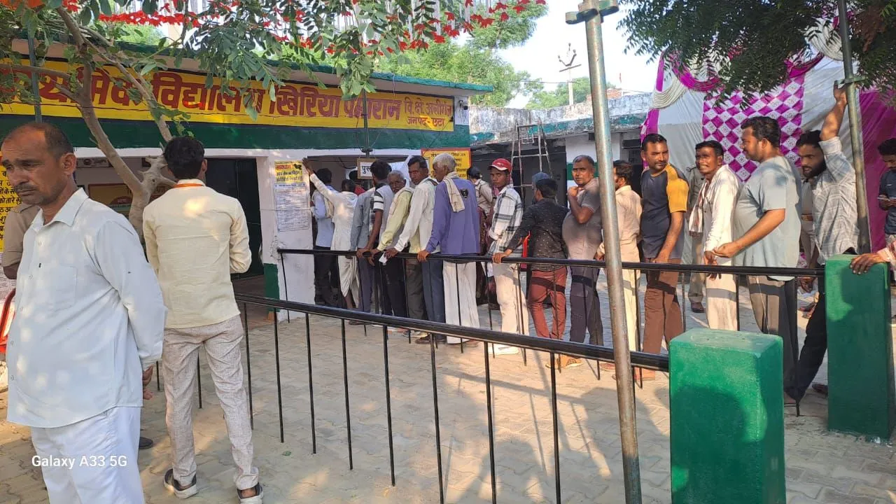 Farrukhabad: खिरिया पमारान में शांतिपूर्ण मतदान संपन्न, पुराना रिकार्ड ध्वस्त, 73.99 फीसदी पड़े वोट 
