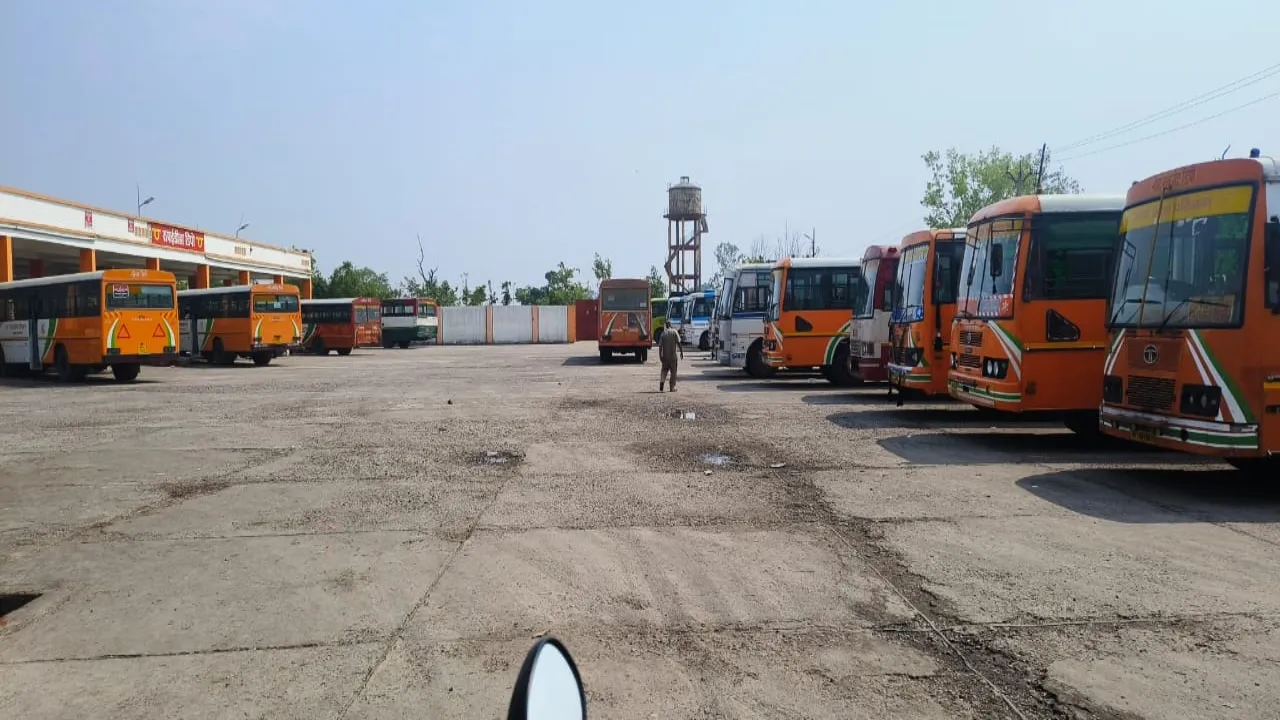 बहराइच : सीमा पर दिखा बंदी का असर, चारों तरफ पसार रहा सन्नाटा 