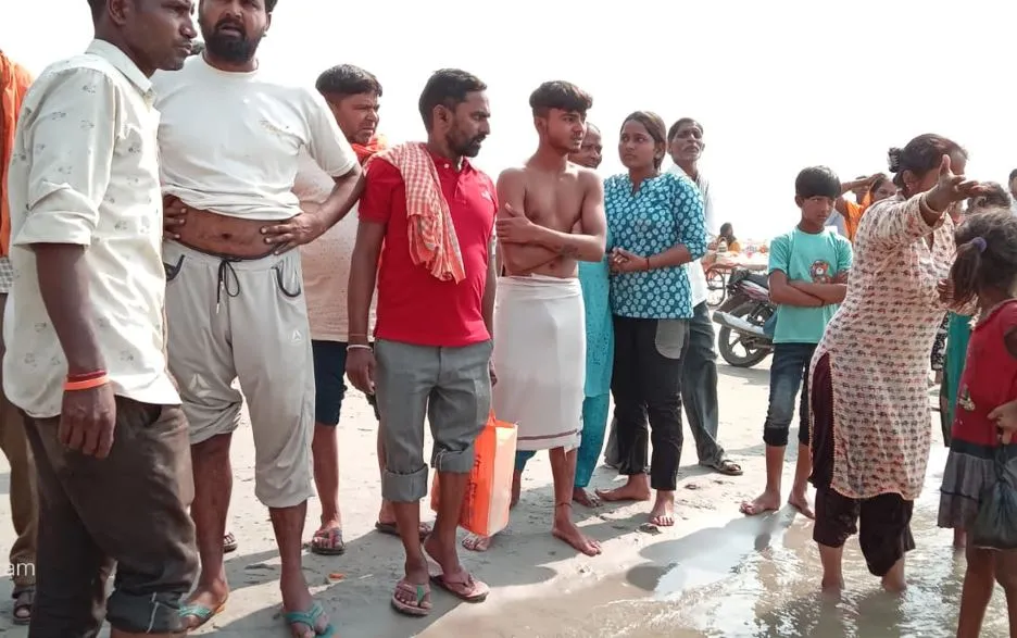 बदायूं: गंगा में डूब रही ममेरी बहन को बचाने के चक्कर में डूबा युवक, परिवार में मचा कोहराम