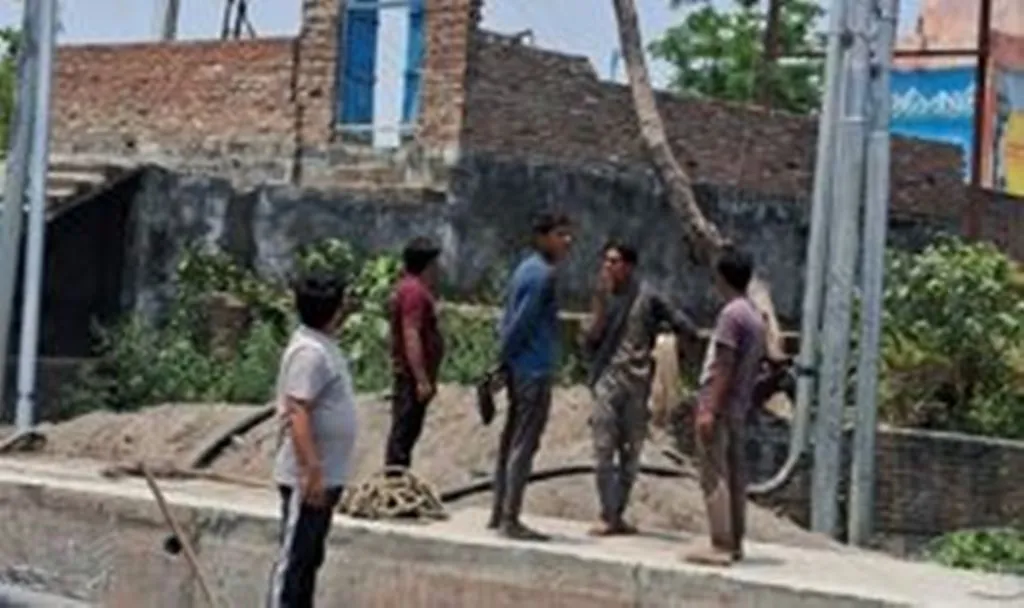 पीलीभीत: बिना सूचना दिए छह घंटे के लिए बंद कर दी बिजली सप्लाई...चालू होने के बाद भी कई बार आंख-मिचौली