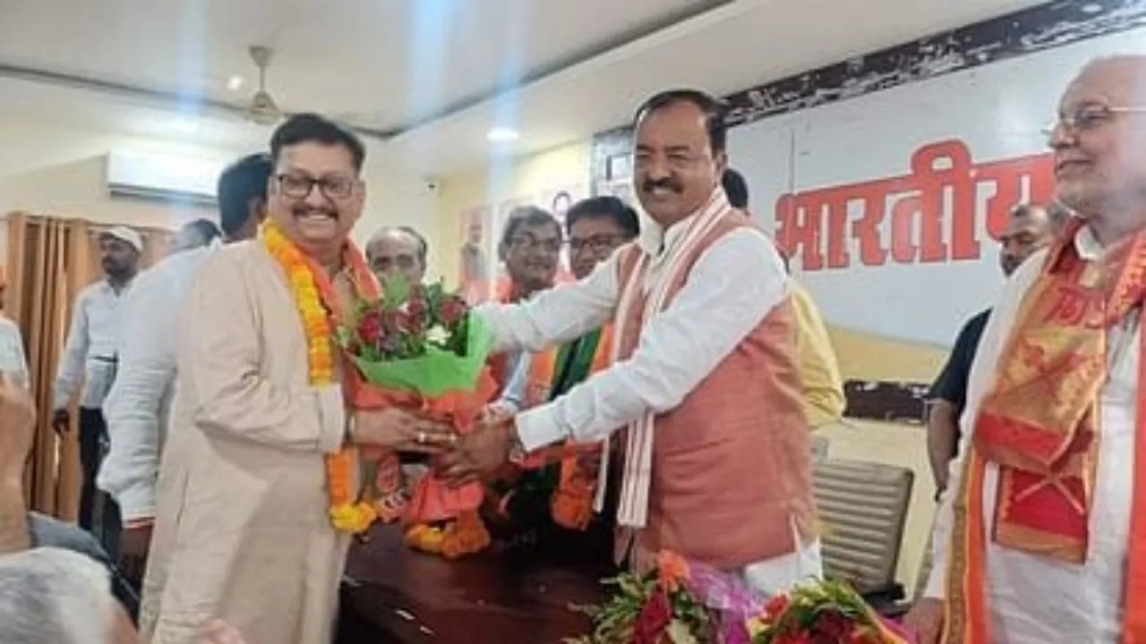 प्रयागराज : लोकसभा चुनाव के पहले सपा को तगड़ा झटका, पूर्व मेयर प्रत्याशी भाजपा में शामिल
