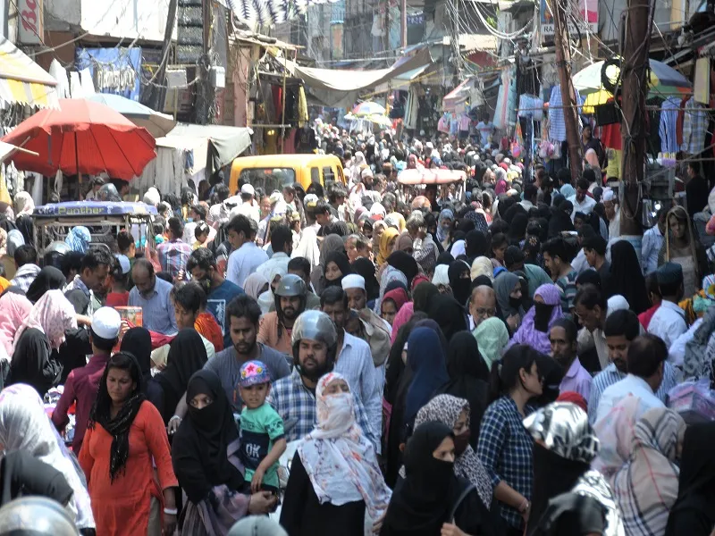 मुरादाबाद : स्मार्ट सिटी के कार्यों में लापरवाही अधिकारियों पर पड़ रही भारी, मंगल बाजार बना गले की फांस