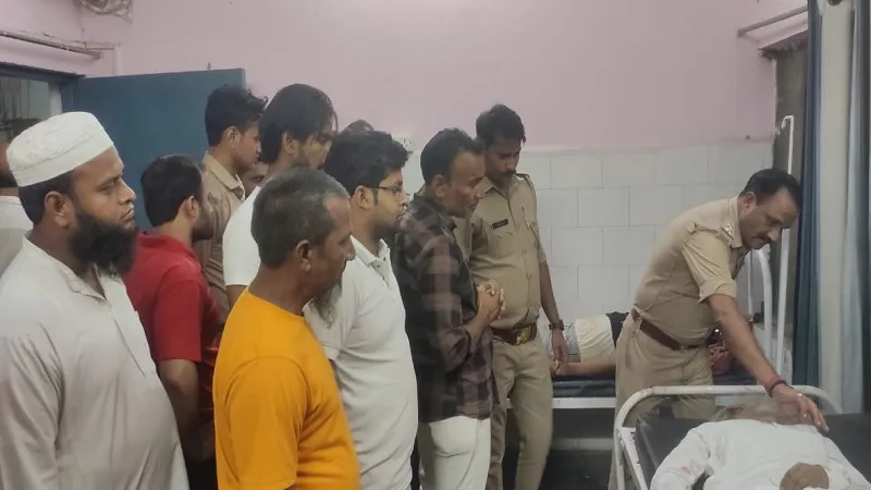 अमरोहा : भीषण सड़क हादसे में पिता-पुत्र समेत तीन लोगों की दर्दनाक मौत, एक घायल