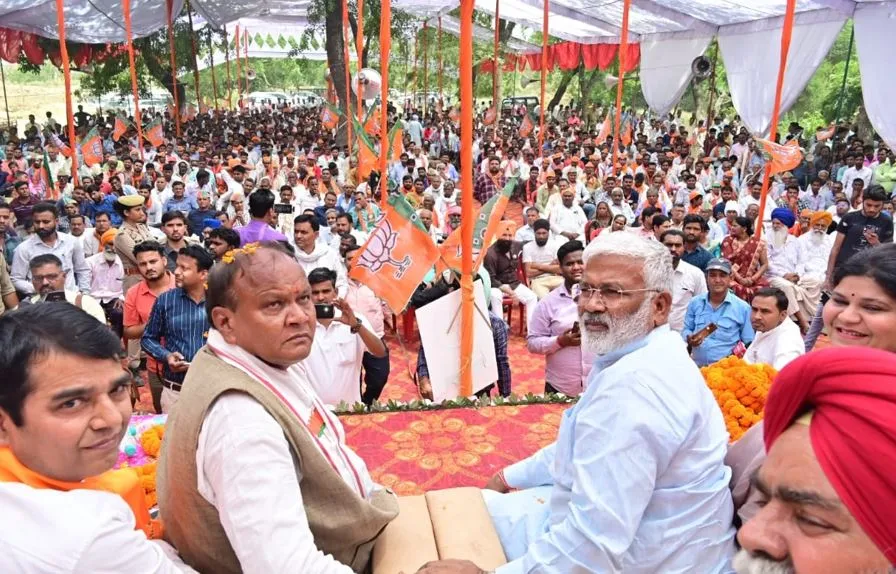 Bareilly News: नवाबगंज और भोजीपुरा की चुनावी जनसभाओं में बोले जल शक्ति मंत्री, सशक्त भारत का निर्माण करेगा आपका वोट