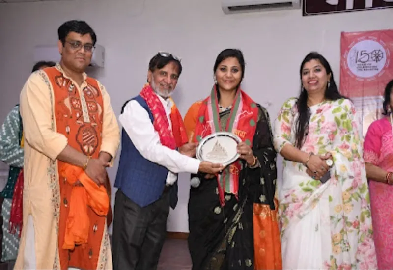 मुरादाबाद : महानगर के वरिष्ठ रंगकर्मी डॉ. पंकज दर्पण दिल्ली में सम्मानित