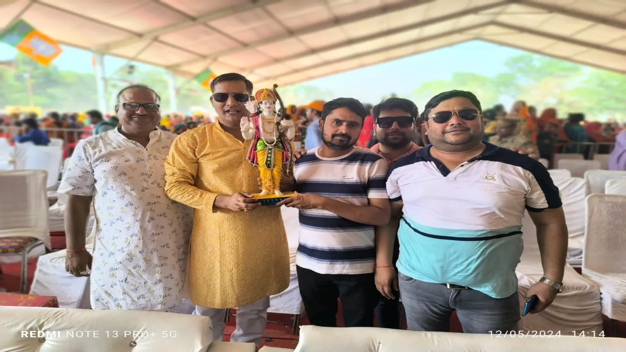 बहराइच : योगी के मंच पर नहीं दिखे बृजभूषण, चर्चाओं का बाजार गर्म 