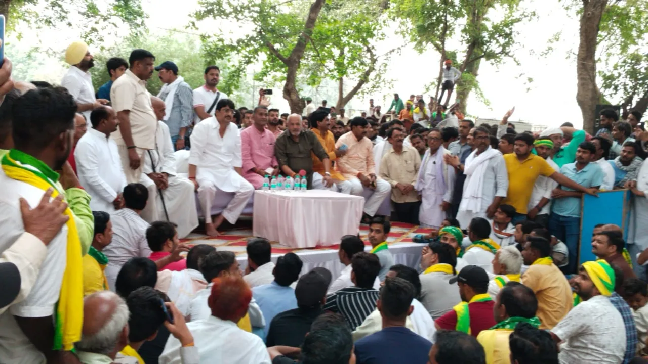 प्रतापगढ़ : राजा भइया ने चुप्पी तोड़ी,बोले सोंच समझकर करें प्रत्याशी का चुनाव